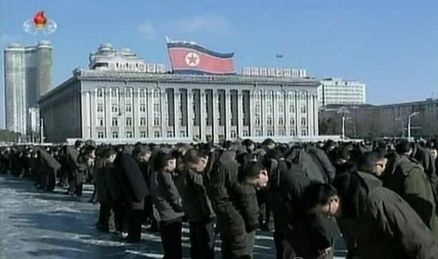 金正恩为父守孝三年期满 携夫人参谒锦绣山太阳宫