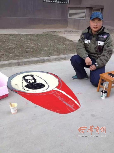 萌萌哒！宝鸡一小区市民给井盖穿卡通衣