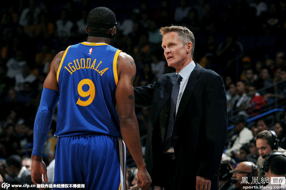 湖人vs勇士：75-116 NBA季前赛-科比13投3中