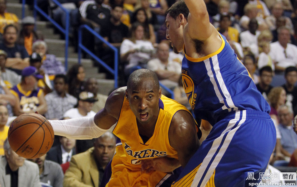 湖人vs勇士：75-116 NBA季前赛-科比13投3中