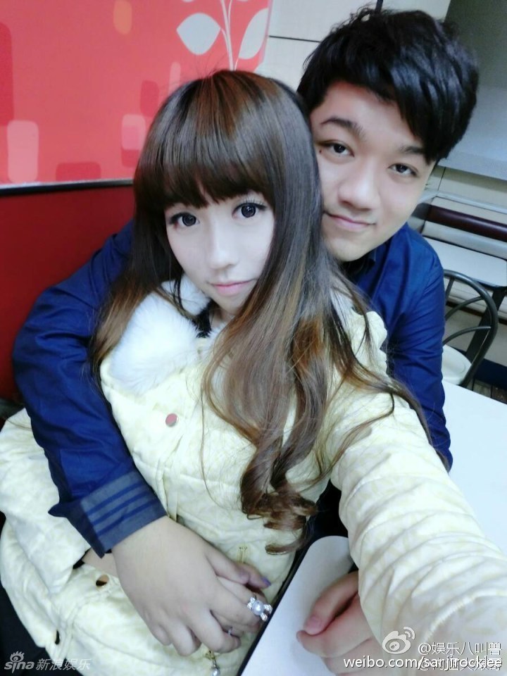 家有儿女小雨恋情曝光：亲密搂美女合影