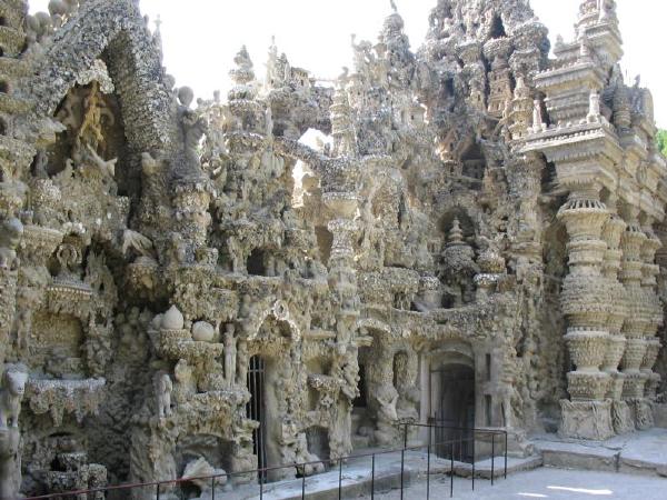 Ferdinand Cheval的理想建筑