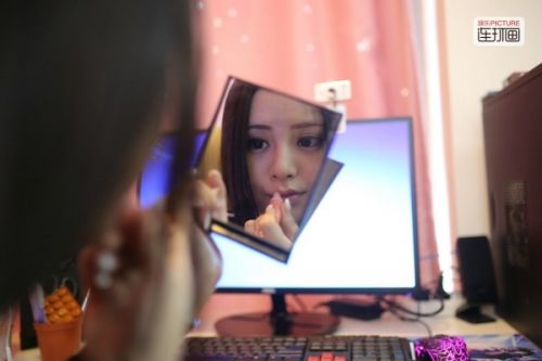 驻唱歌手工资_驻唱歌手收入(2)