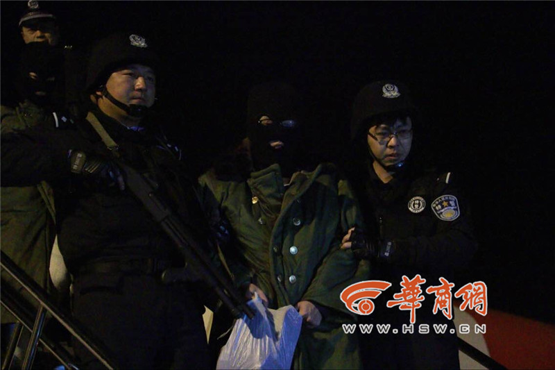 陕西警方赴大马打击电信诈骗 25名嫌疑人被带回