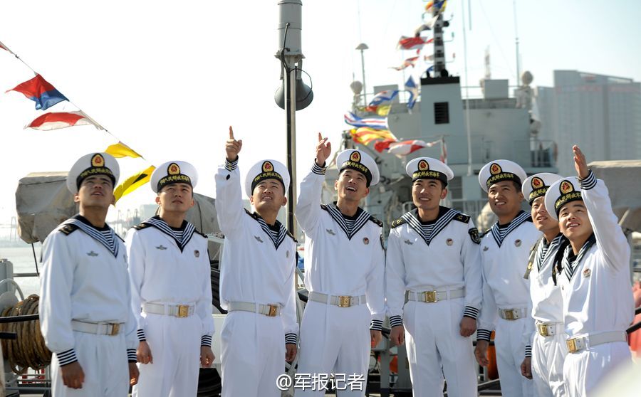 帅气!今起海军男初级士官正式着水兵服
