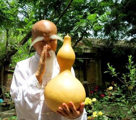 真人版葫芦娃剧照曝光 七娃是水手服服靓妹(图)