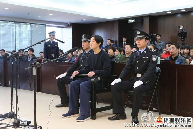 房祖名供认容留女星李晓楠吸毒 女星李晓楠即洛诗
