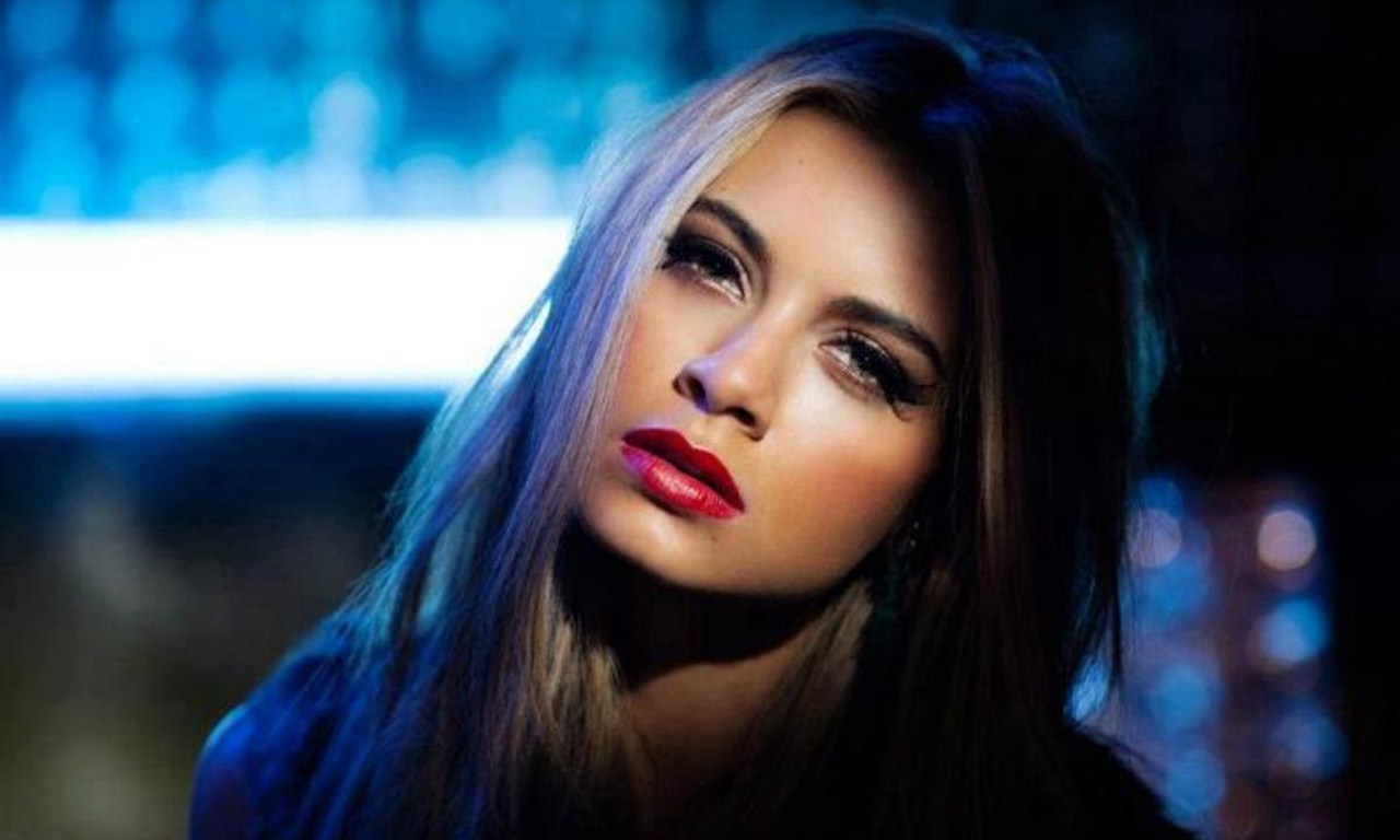 澳洲夏奇拉性感照 亚洲杯开幕式献唱引段暄尖叫