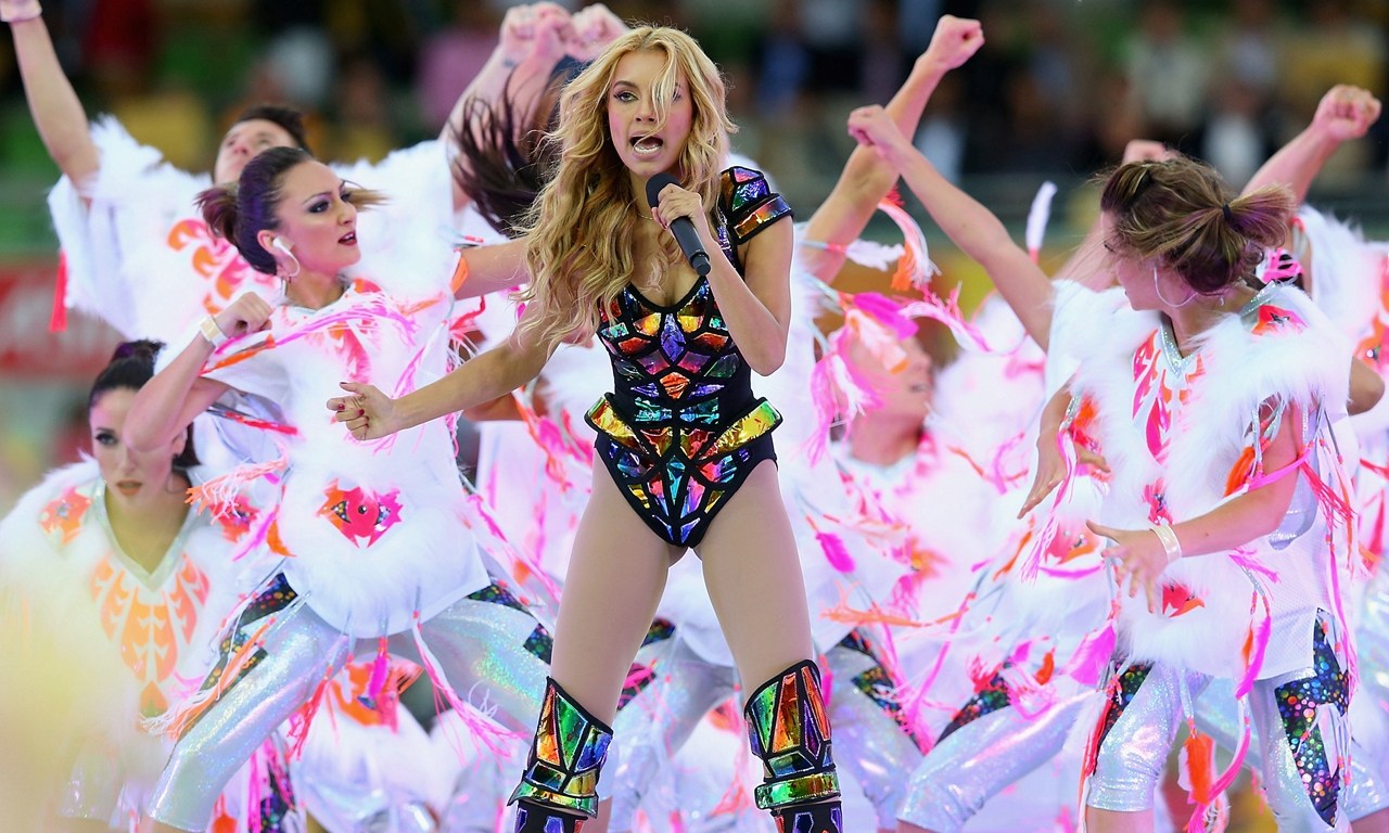 澳洲夏奇拉性感照 亚洲杯开幕式献唱引段暄尖叫