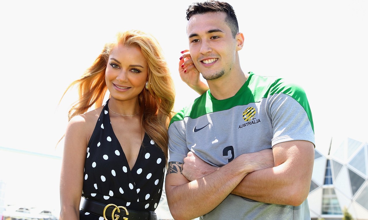 澳洲夏奇拉性感照 亚洲杯开幕式献唱引段暄尖叫