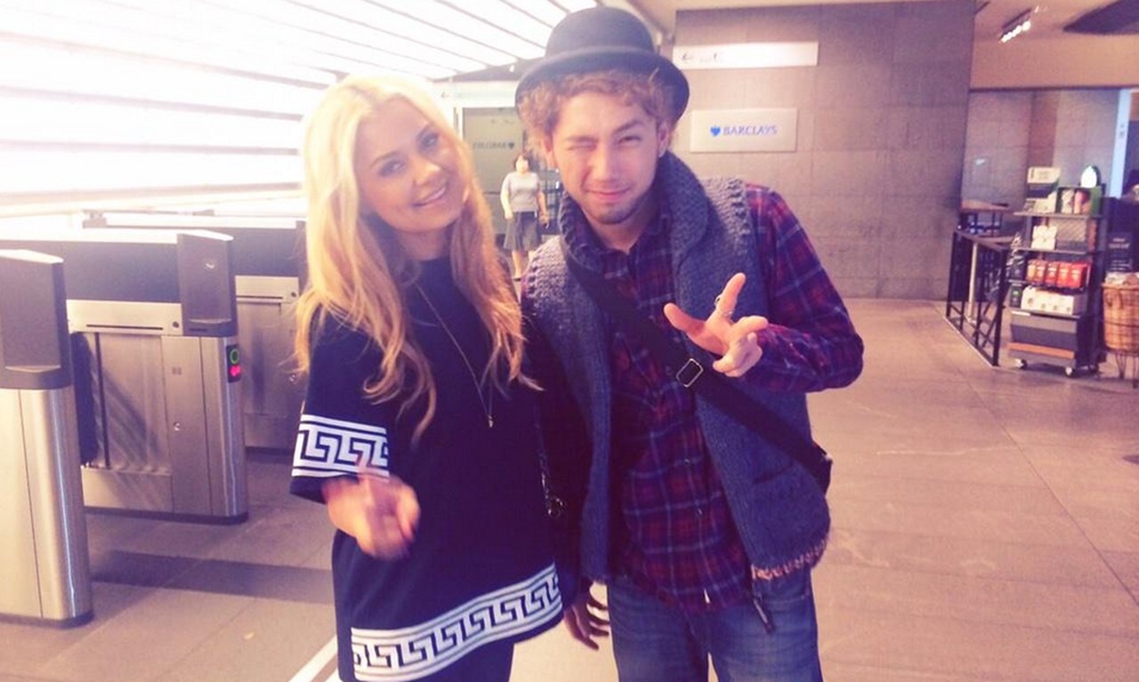 澳洲夏奇拉性感照 亚洲杯开幕式献唱引段暄尖叫