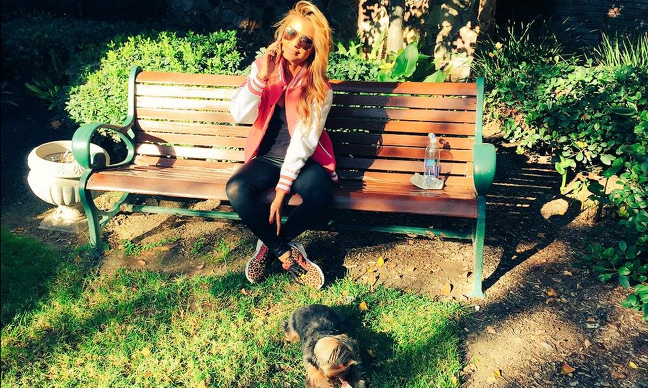 澳洲夏奇拉性感照 亚洲杯开幕式献唱引段暄尖叫