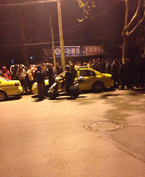 1月9日，南京发生了多起打砸正常运营出租车事件。
