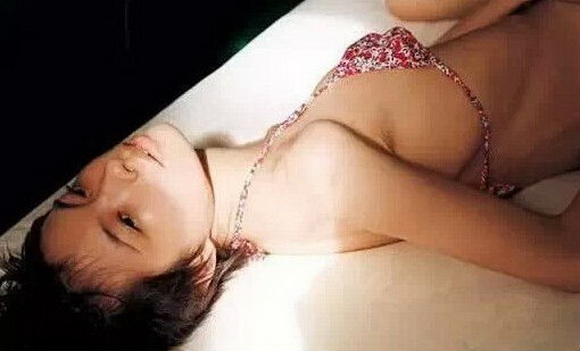 日本婆婆为儿媳拍性感写真 尺度大胆让人喷血