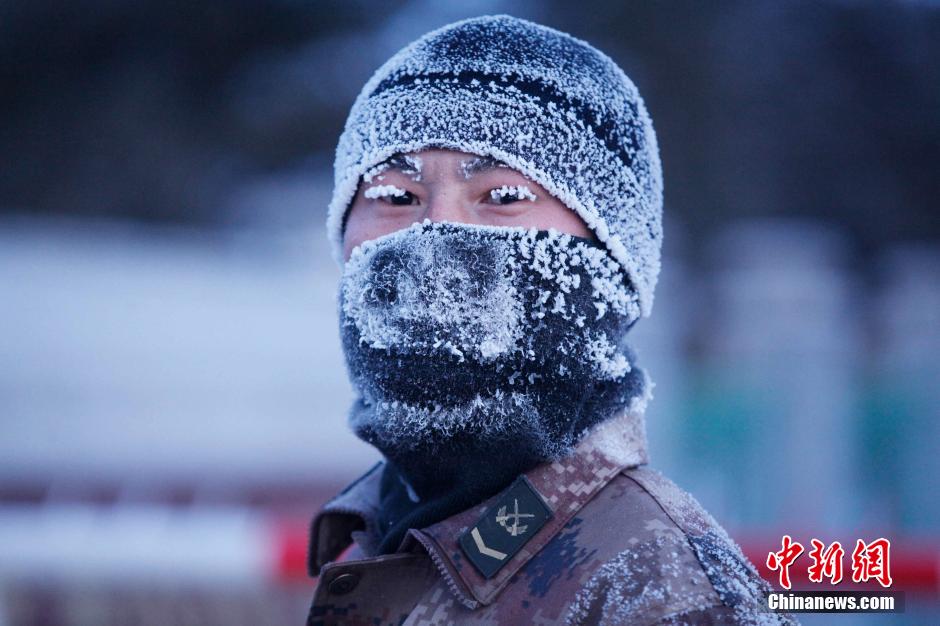 高清：我边防战士零下30度练兵 身披冰铠似兵马俑【6】