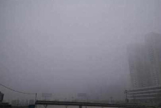 雪，你咋还不来？！霾，你咋又来咧？！