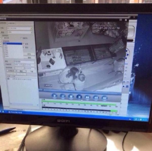 情侣小偷盗窃得手后激情热吻被监控拍下(多图)