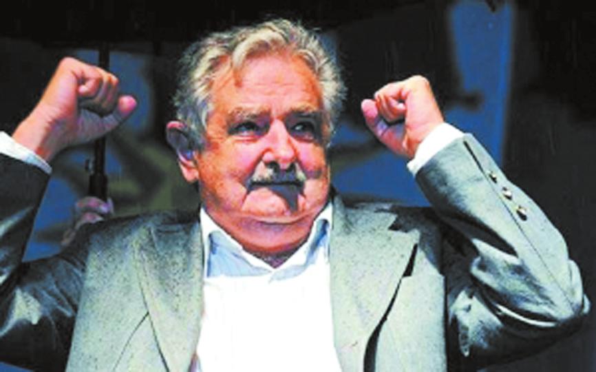 世界上最穷的总统太穷了 养条狗还是三条腿