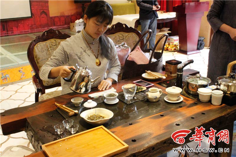 泡茶.jpg