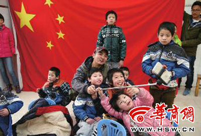 爱心陪伴孩子 西安市救助站里的孩子们迎接新年