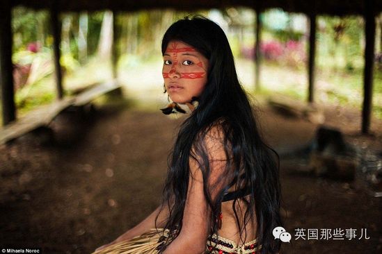 摄影师拍下各国民间女神 哪个是你的菜?