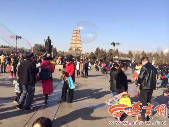 旅游.jpg