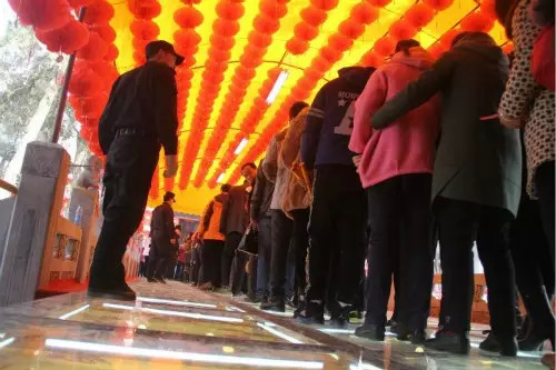 洛阳黄金大道被踩坏