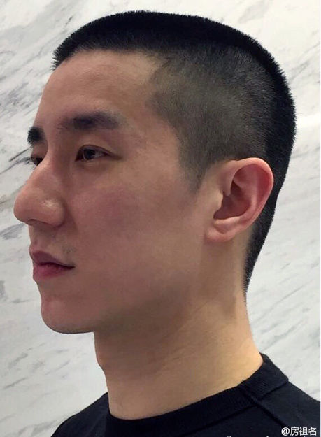 剃发后的房祖名