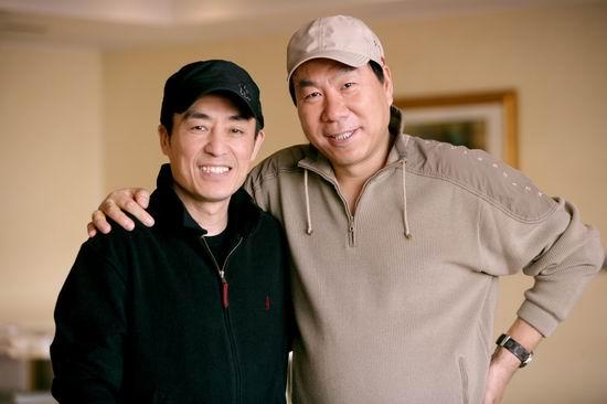 张艺谋御用作家出书揭张伟平曾包养女生 揭其十宗罪