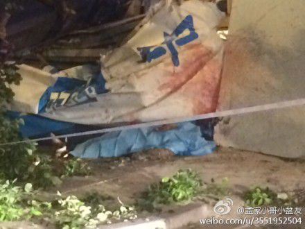 江苏无锡市区一建筑工地发生吊车事故1死1伤(图)