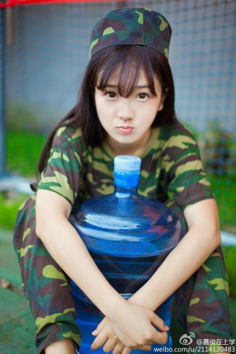 浙大军训女神曝光 素颜照清纯美丽动人