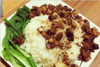 阴雨天 宅在家做一道卤肉饭暖心暖胃 