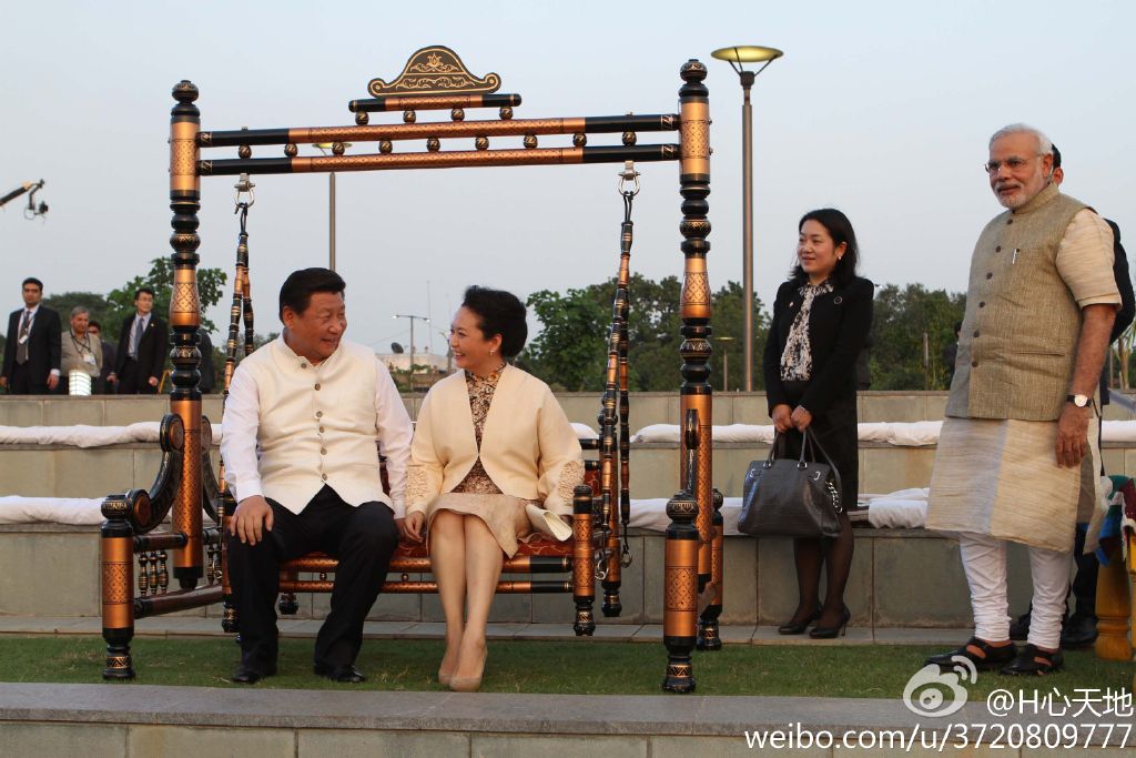 习近平夫妇访问古吉拉特邦：亲密荡秋千