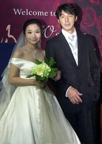 1969年出生的台湾著名综艺主持一姐陶晶莹与1974年出生的台湾演员李李仁登记结婚，育有一个女儿“豆豆”；2008年，陶晶莹再度怀孕，并于2009年1月12日于台北中山医院顺利产下一个儿子，小名李小龙。目前两人家庭幸福稳定。