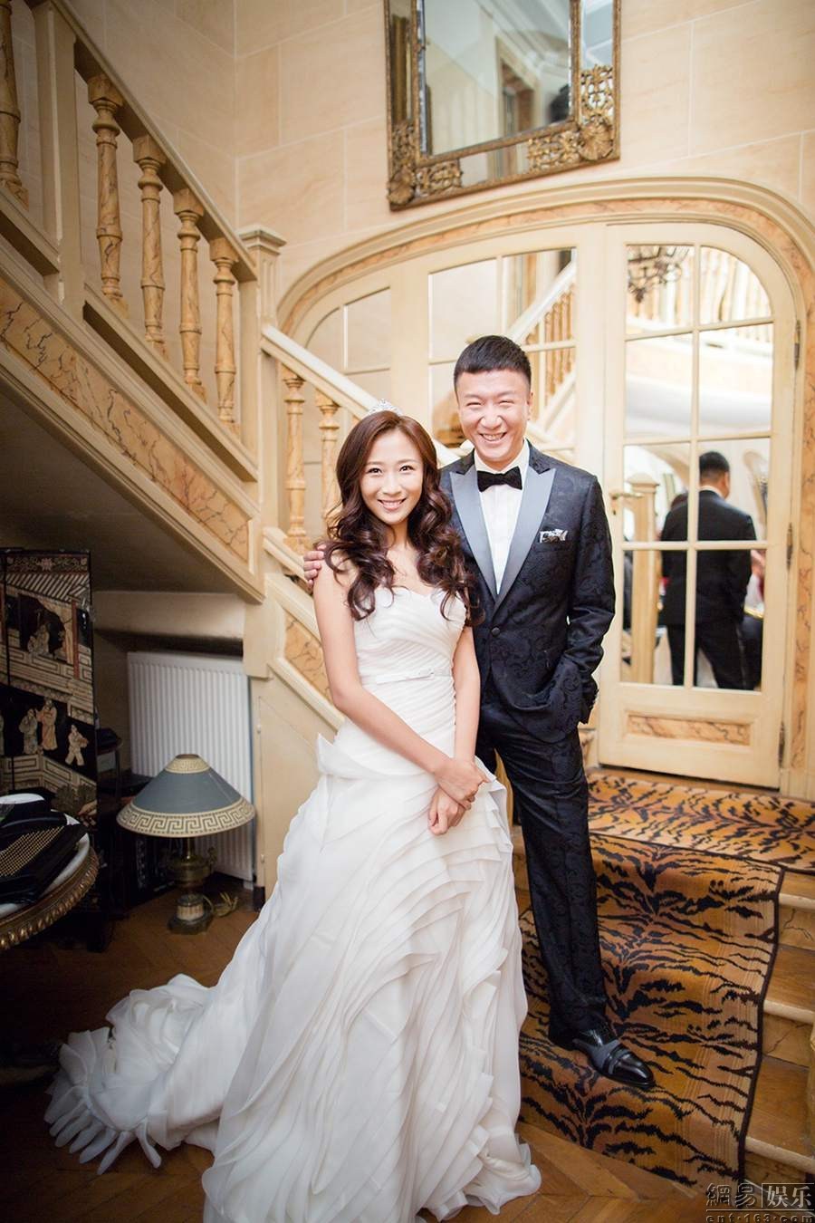 孙红雷巴黎大婚 结束7年爱情长跑终成正果(图)