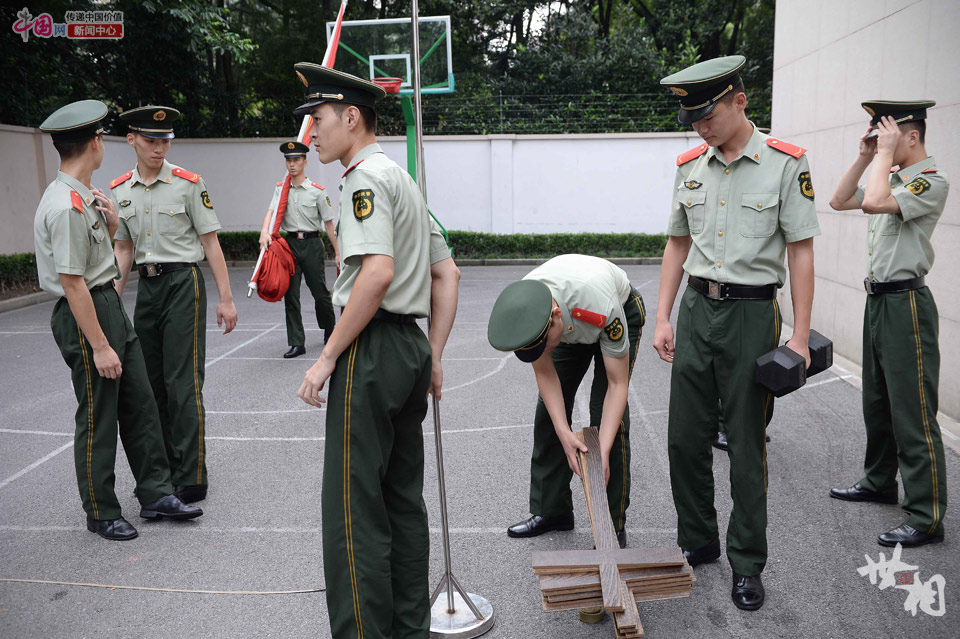 国旗手是如何炼成的