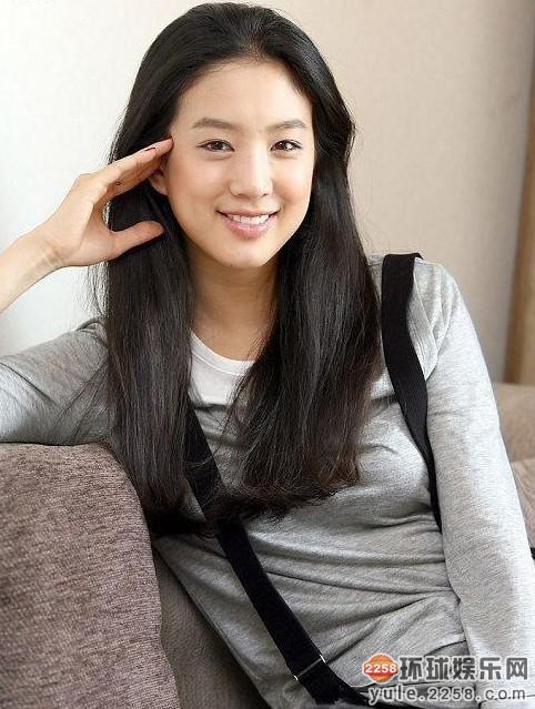 女星大笑需谨慎不笑是天仙 一笑瞬间变猪扒妹