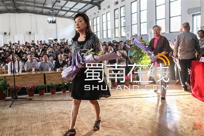 蒋介石孙媳妇回乡祭祖省亲 曾加入加拿大国籍