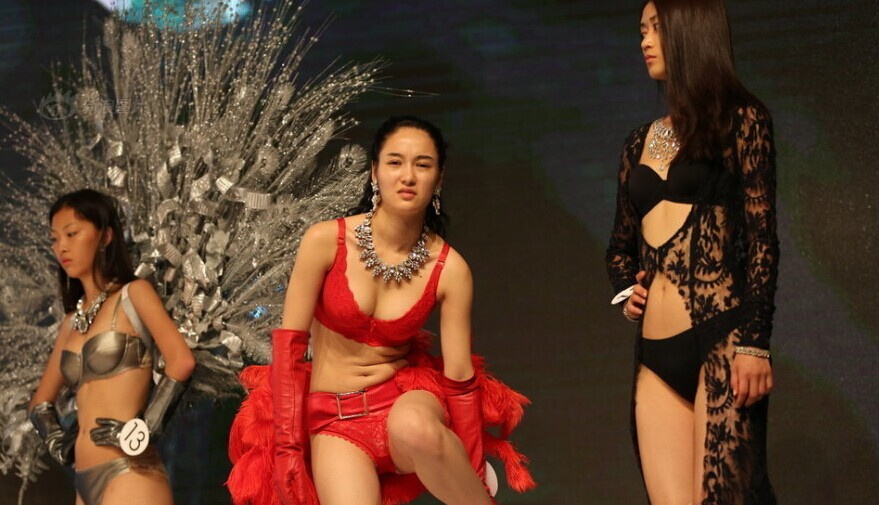 环球小姐素颜雷人 网友看后纷纷表示想去参加选美