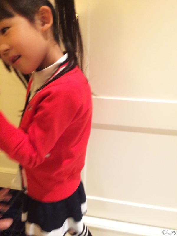 陆毅女儿贝儿双马尾美照曝光(多图)