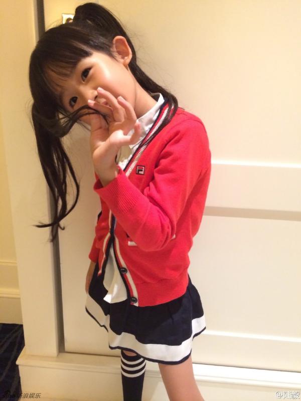 陆毅女儿贝儿双马尾美照曝光(多图)